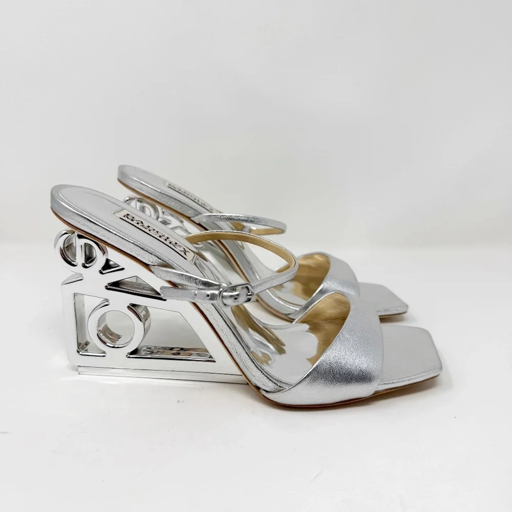 New Badgley Mischka Luna Mule With Sculptural Wedge Silver Love Sz 7.5